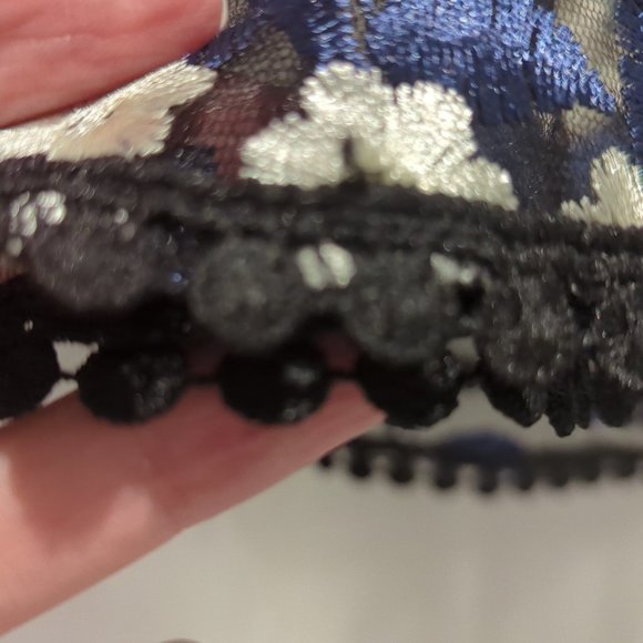 Blouse - Picture 4 of 4